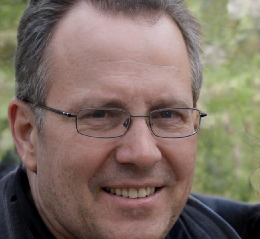 Oskar Rautiainen mentor providing design guidance during online session